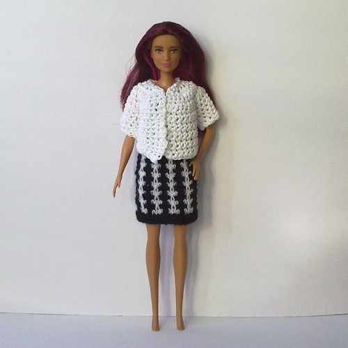 Oblečky pro Barbie - šaty, kabátek — foto 2