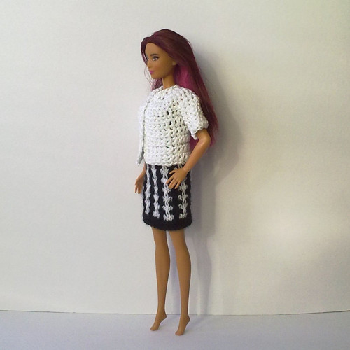 Oblečky pro Barbie - šaty, kabátek — foto 4