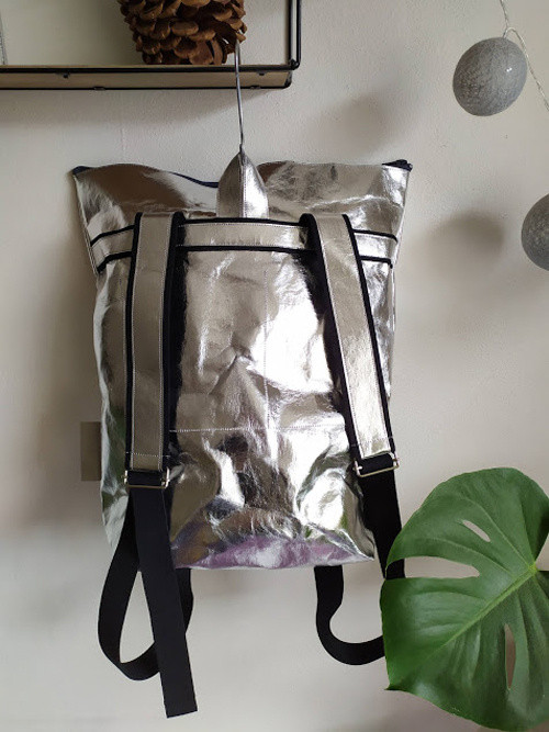 Papírový batoh symetric simple // silver — foto 2
