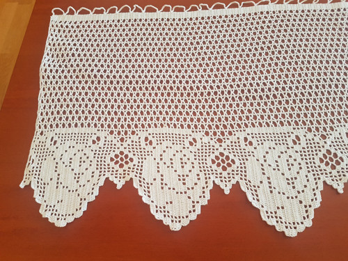 Háčkovaná záclonka č. 6 — foto 2