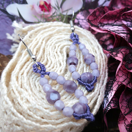 Macramé náušnice Evelína fialkové — foto 2