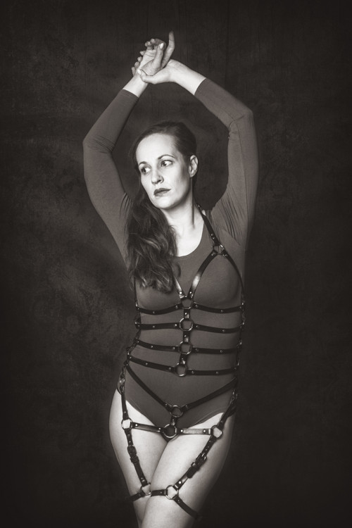 MICHELE, kožený postroj, Body Harness — foto 2