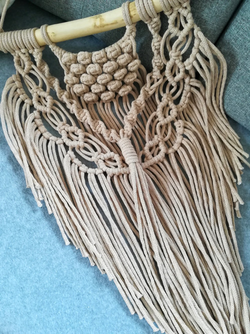 Macrame dekorace v béžové barvě — foto 3