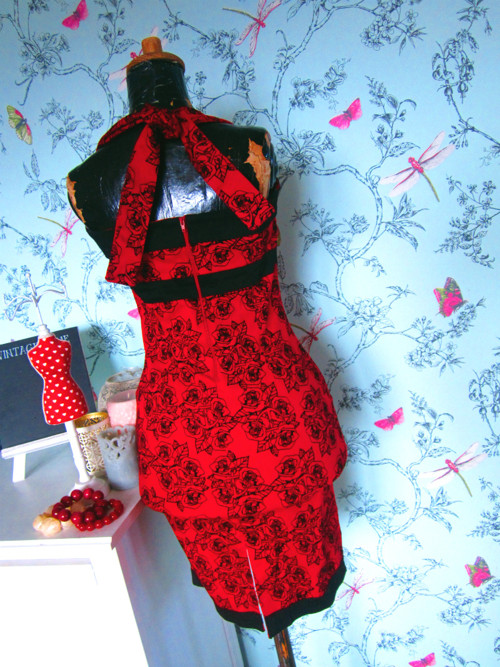 Šaty pin-up rafinované — foto 5