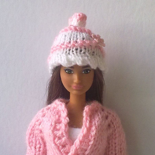 Oblečky pro Barbie - kabátek, čepice — foto 5