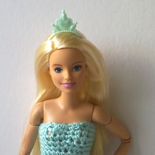 Oblečky pro Barbie - šaty + korunka — foto 2