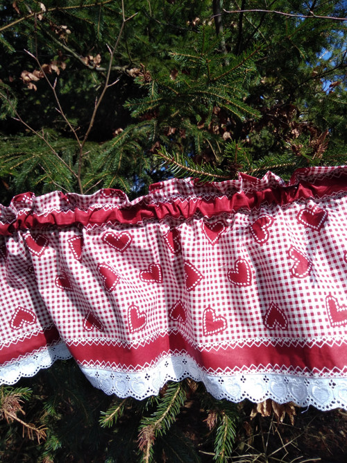 Srdíčková bavlněná záclonka — foto 2