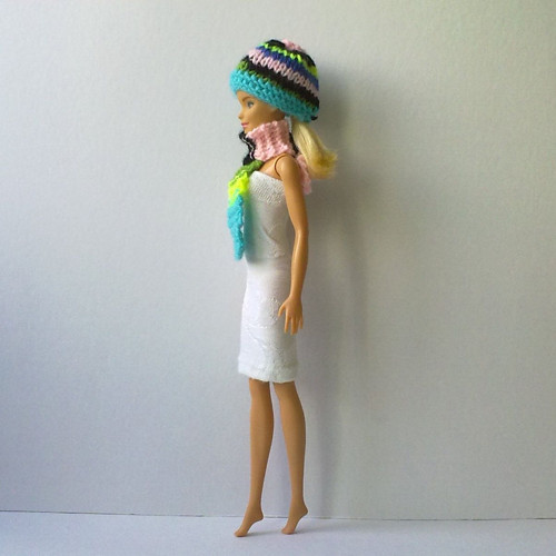 Oblečky pro Barbie - čepice, šála — foto 6