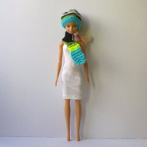 Oblečky pro Barbie - čepice, šála — foto 4