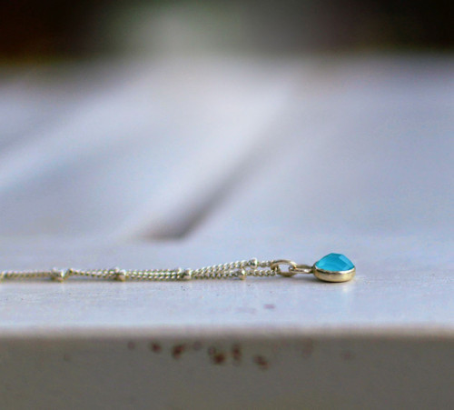 Fazetovaný Chalcedon, AG náušnice 6 mm — foto 5