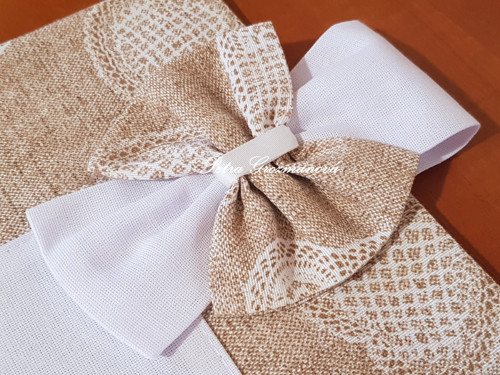 Prostírání lemované bílou krajkou — foto 3