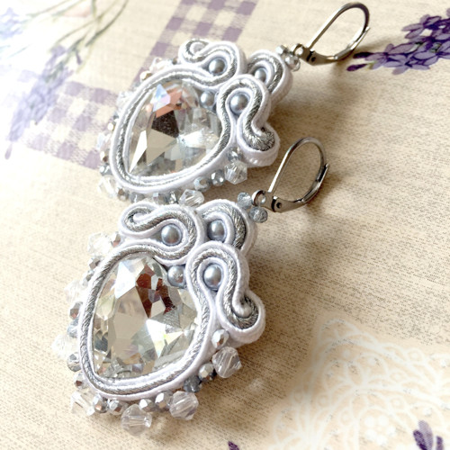 Soutache náušnice "White and Silver Hearts" — foto 2