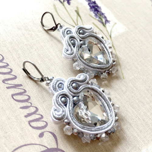Soutache náušnice "White and Silver Hearts" — foto 3