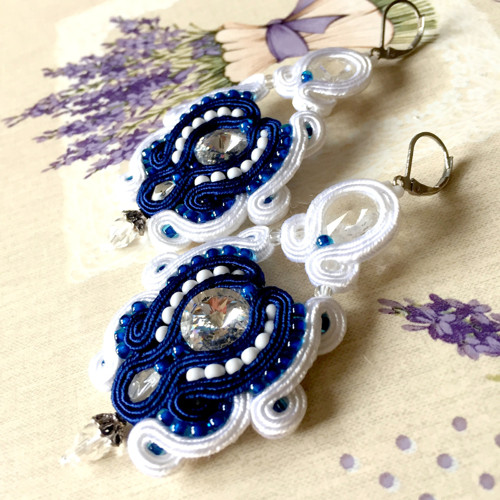 Soutache náušnice "White and Sapphire" — foto 2