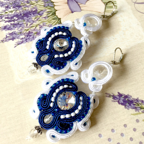 Soutache náušnice "White and Sapphire" — foto 6