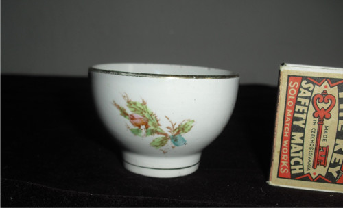 Starožitná porcelánová MISTIČKA, ruční malba — foto 3