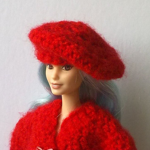 Oblečky pro Barbie - kabátek, baret — foto 2