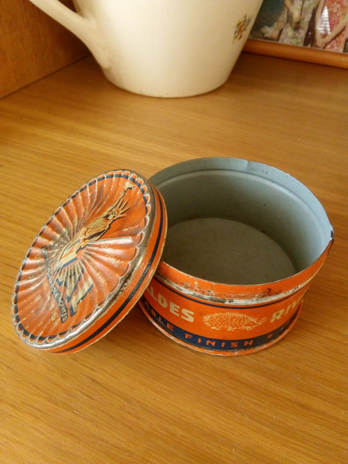 Malá sběratelství plechovka — foto 2