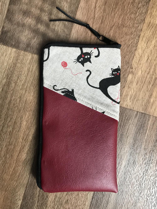 Obal na mobil - kočičky, koženka — foto 2