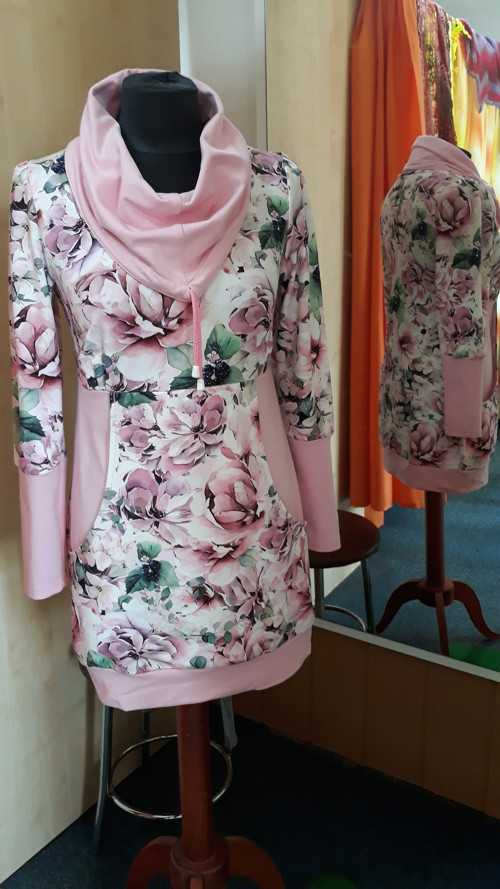 Rozkvětla magnolie — foto 2
