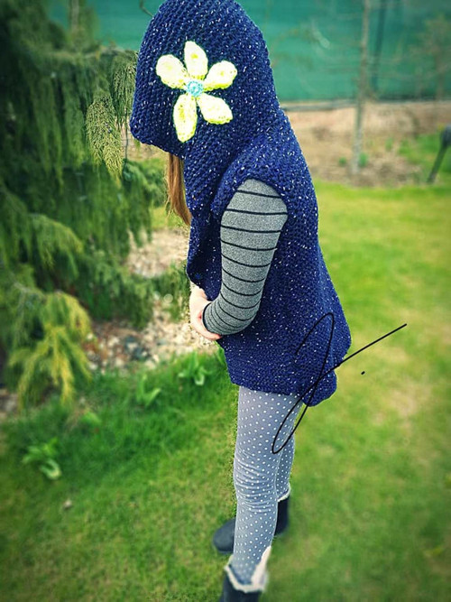 Vestička s kapucňou - kvety — foto 4