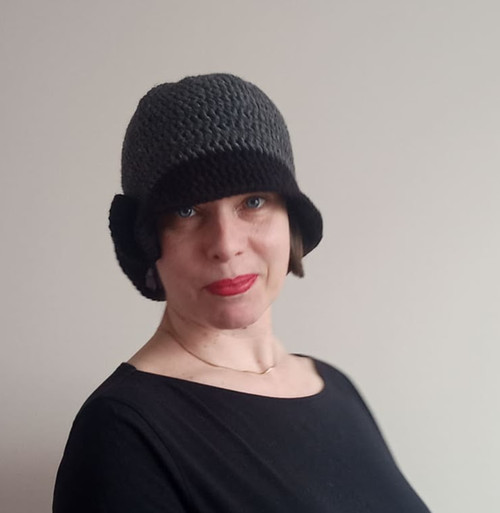 Madam Krajewska v mini - háčkovaný klobouk — foto 2