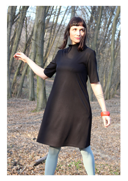 Šaty černé "tady a teď" (S) — foto 5