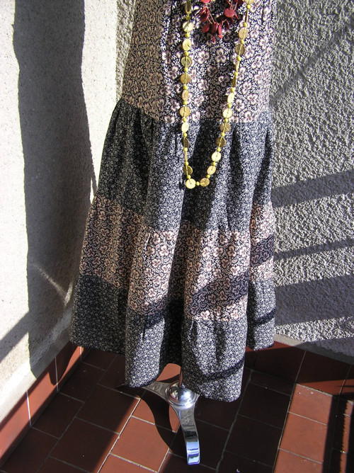Šaty dlouhé, bavlněné, s kanýry — foto 5