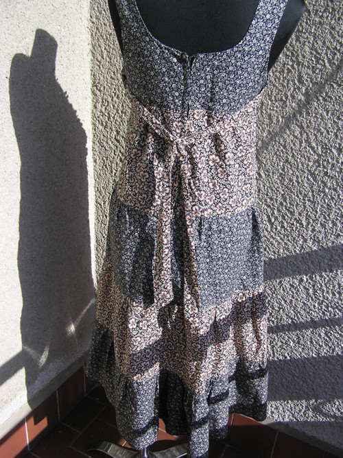 Šaty dlouhé, bavlněné, s kanýry — foto 4