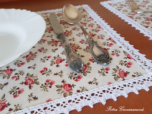 ... Srdíčko lemované bílou krajkou ... — foto 2