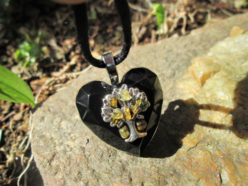 Šperk ,, Strom srdeční čakry " s verdelitem — foto 3