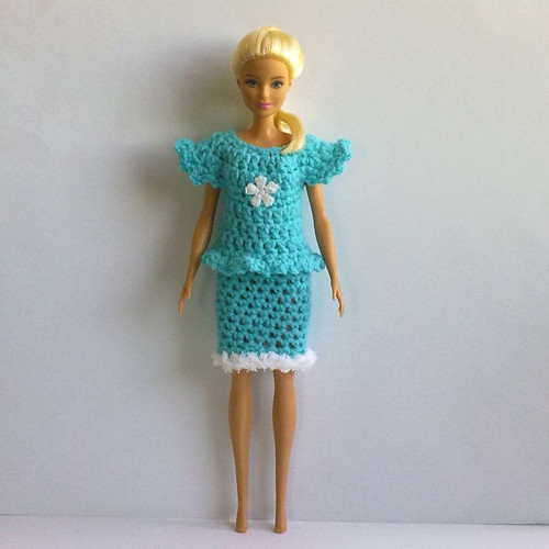 Oblečky pro Barbie - triko, sukně — foto 3