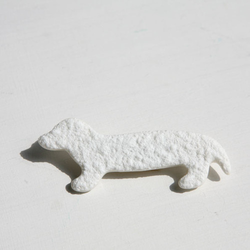 Dlouze bílý (porcelánová brož) — foto 2