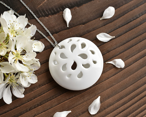White Flower - porcelánový přívěsek — foto 4