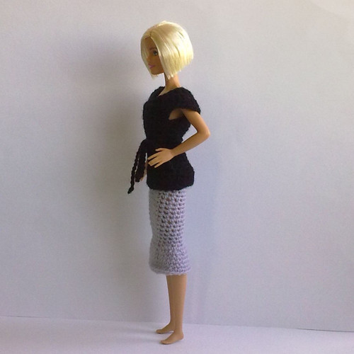 Oblečky pro Barbie - tričko, sukně — foto 2