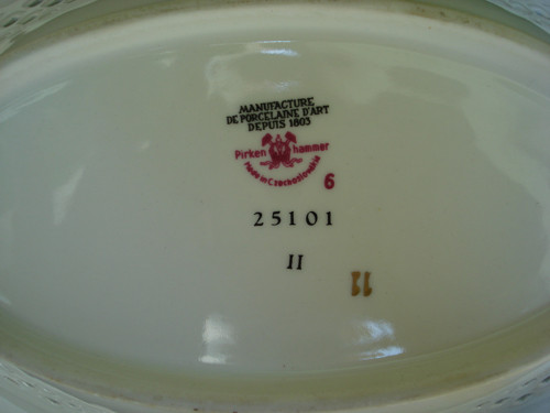 Prolamovaný košík z porcelánu — foto 4