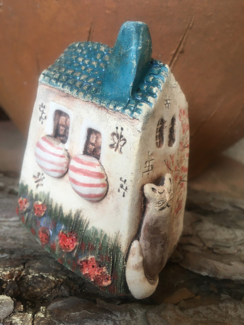 Keramický domeček s kočkou — foto 5