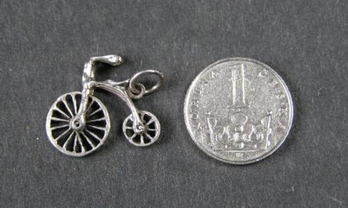 Velociped - stříbrný přívěšek — foto 2