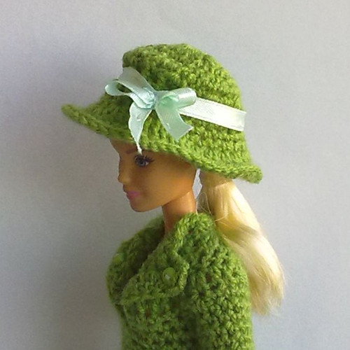 Oblečky pro Barbie - šaty, klobouk — foto 2