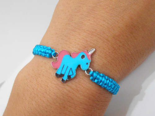 "Unicorn" - dětský náramek (macramé) — foto 2