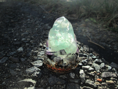 Org. těžítko ,, Vyšší mysli " s fluoritem — foto 4