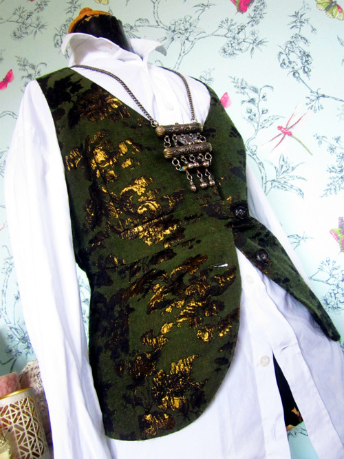 Vestička Baroko dandy — foto 3