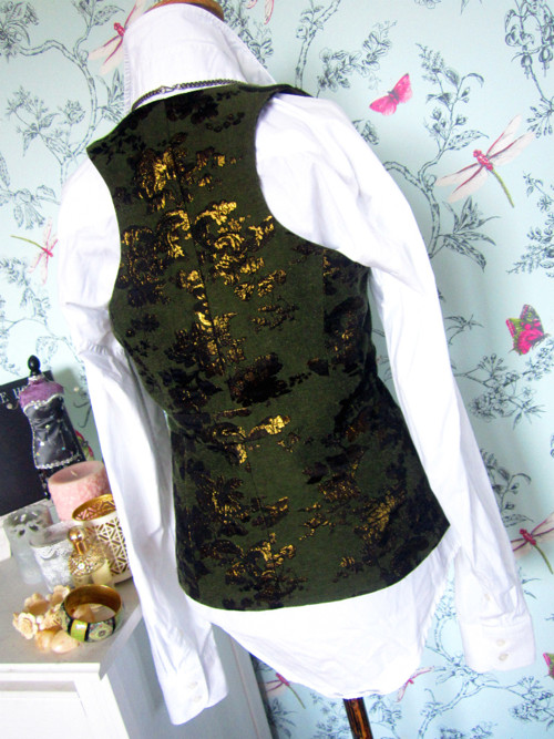 Vestička Baroko dandy — foto 4