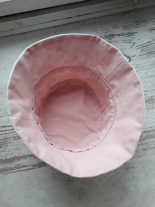 Klobouček 48cm — foto 3