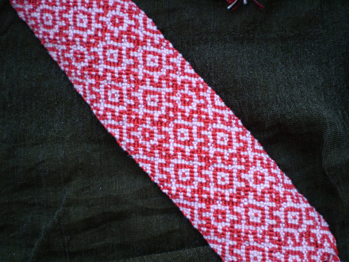 Náramek "Puzzle - červené" — foto 3