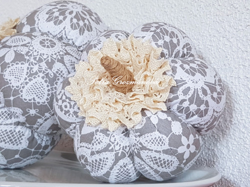 Prostírání s aplikací bílé krajky. — foto 6