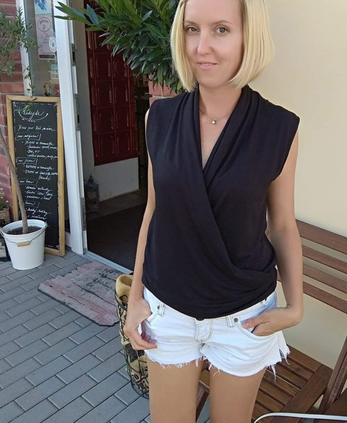 Překřížený volnější top — foto 3