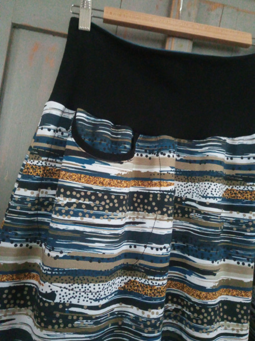 Strips ... suknička dlouhá L/XL — foto 5