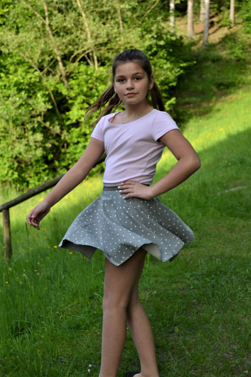 Kolová sukýnka puntíky — foto 5
