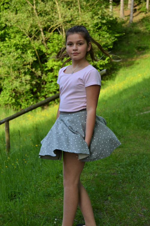 Kolová sukýnka puntíky — foto 4